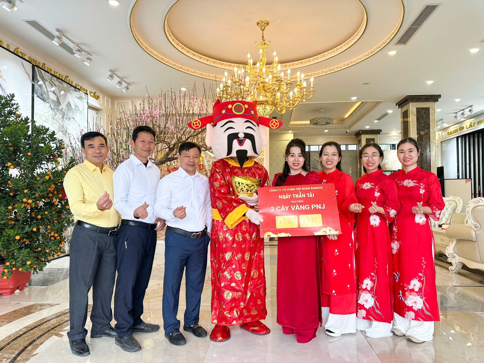 Rangos tang vang ngay via Than Tai toi hang tram nha phan phoi, dai ly hinh anh