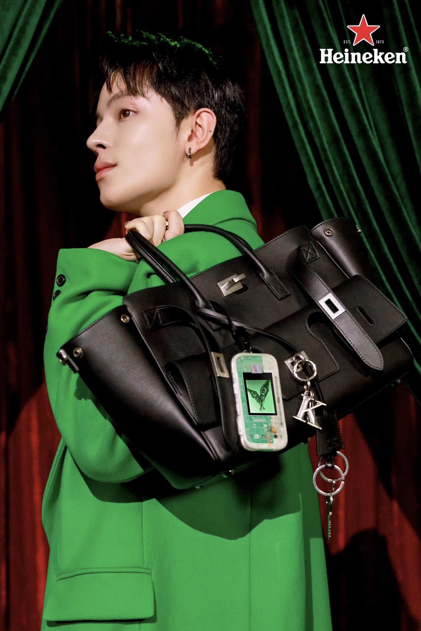 Quynh Anh Shyn,  The Boring Phone anh 3