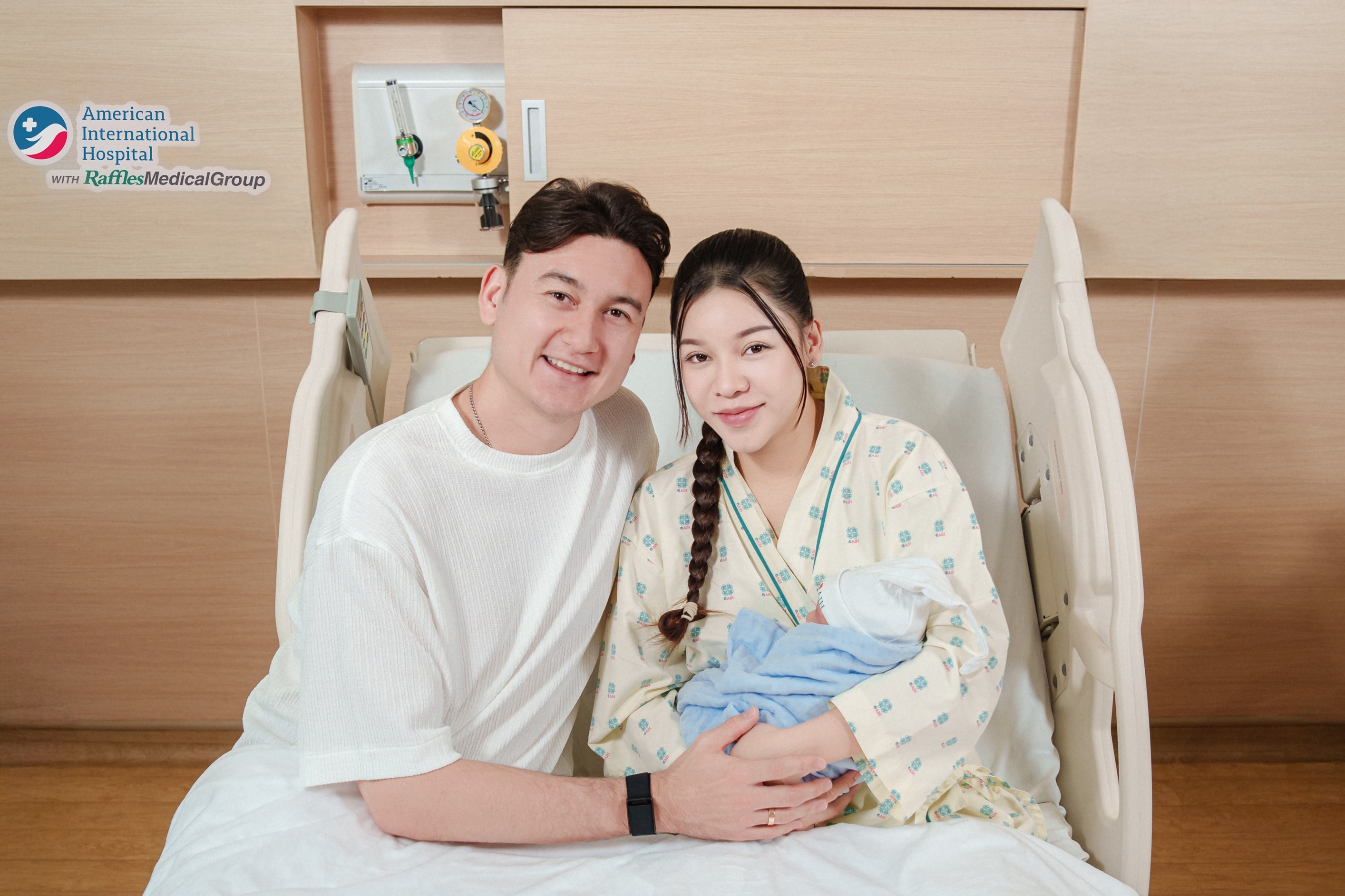 Thu mon Dang Van Lam don con trai dau long tai Benh vien Quoc te My hinh anh