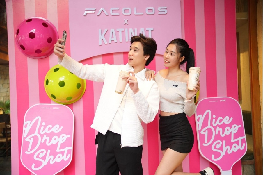 Facolos bat tay Katinat mang Pickleball den gan hon voi Gen Z hinh anh