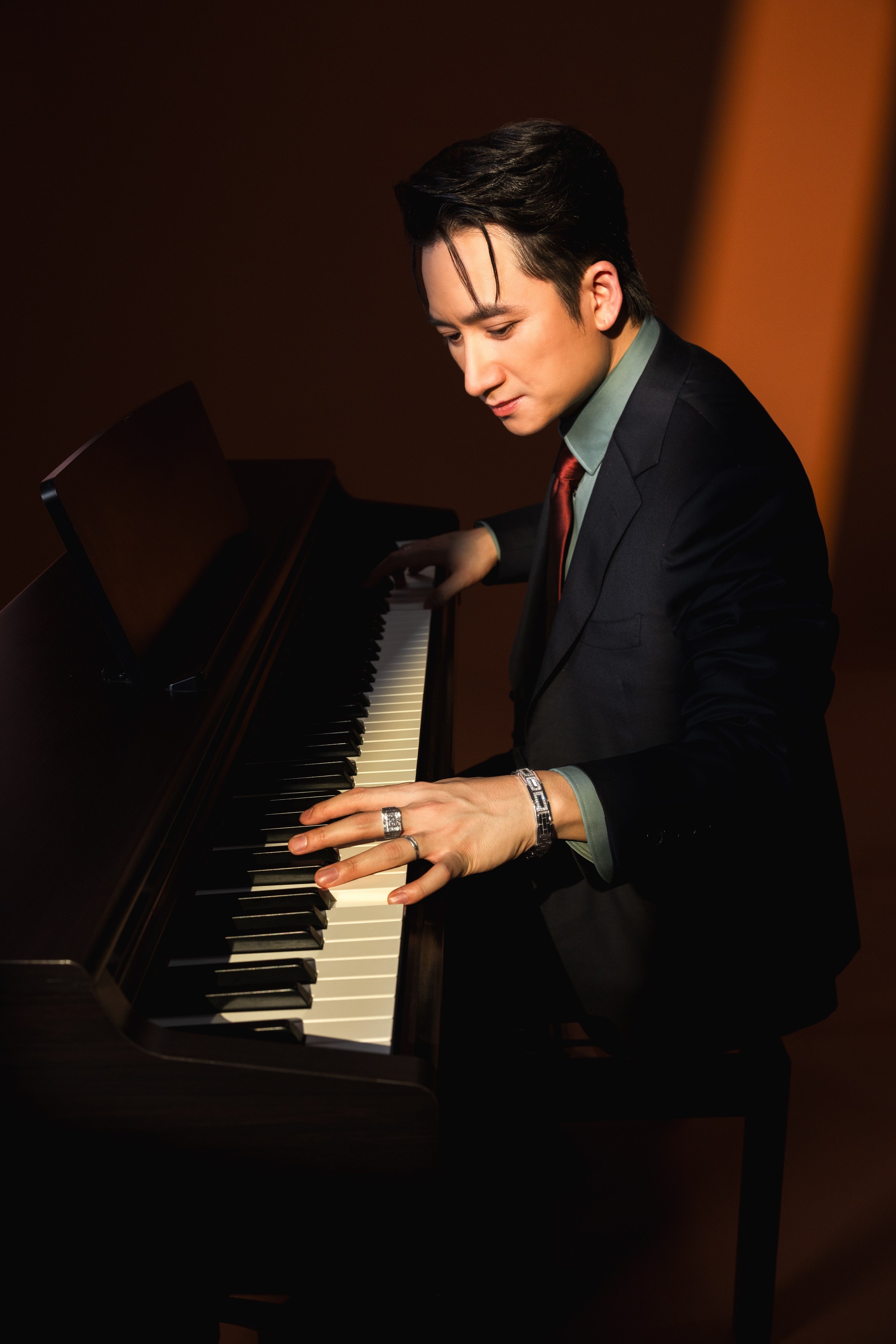 trang suc quy ong anh 3