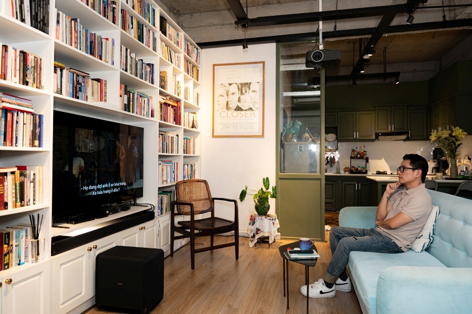 Le Hong Lam: 'TV xoa nhoa ranh gioi rap phim va khong gian gia dinh' hinh anh