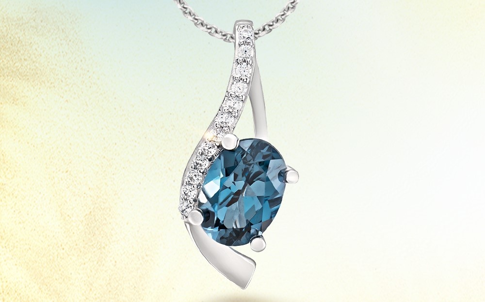 'Mo khoa' mau trang suc da mau giup nang toa sang mua he hinh anh