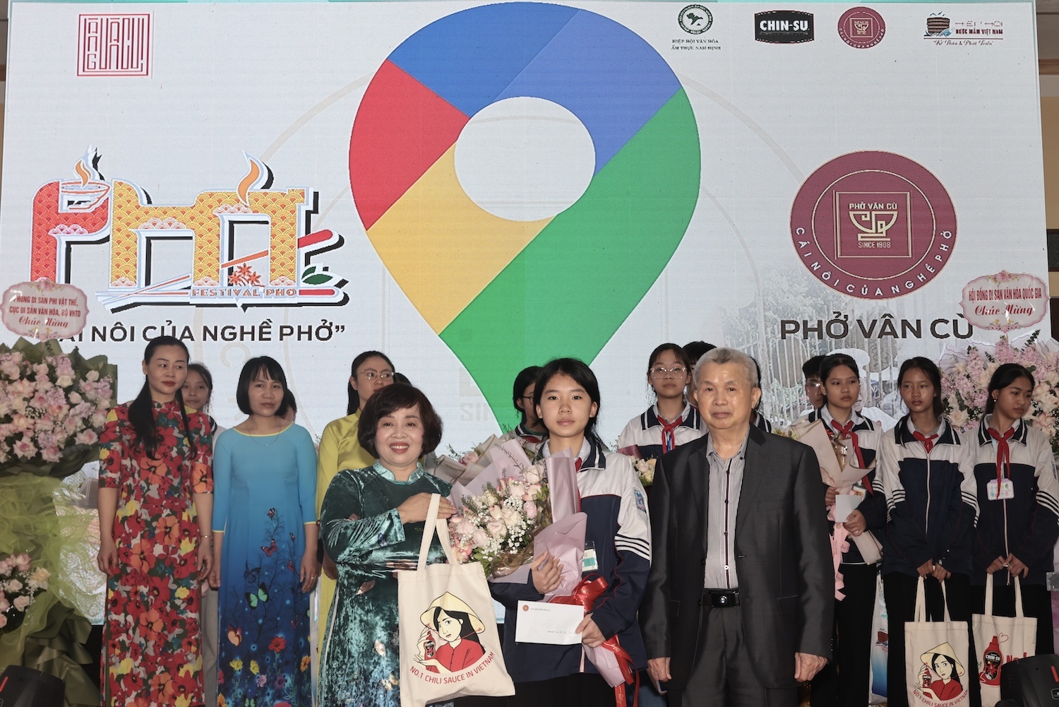 Le hoi pho Van Cu anh 1