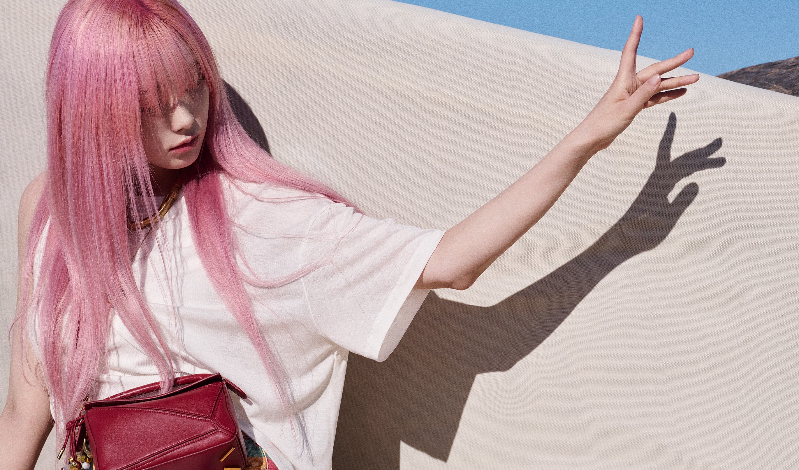 Giselle (aespa) va dan sao bung sang cung Loewe Paula's Ibiza 2025 hinh anh