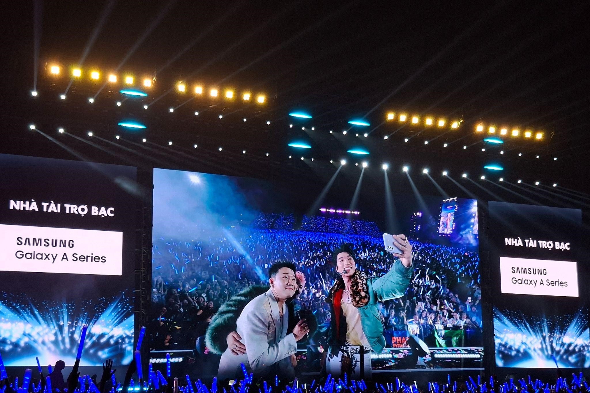 HIEUTHUHAI tiet lo combo song ao ‘chat choi’ tren Galaxy A Series hinh anh