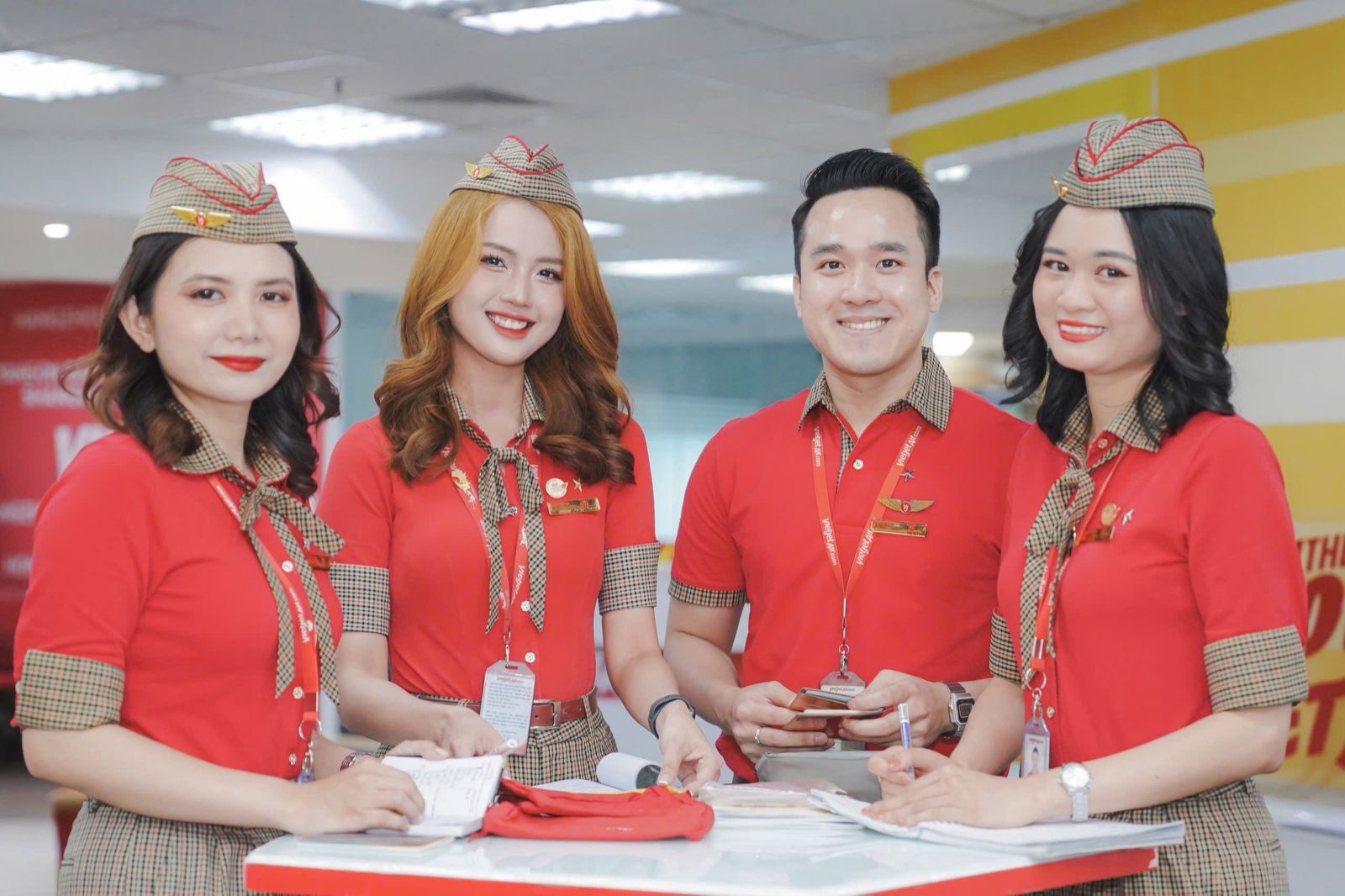 Vietjet tuyen dung anh 1
