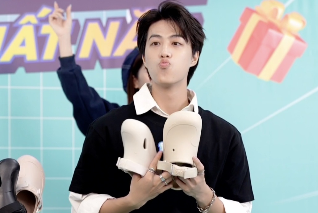 Giai tri suot 12 gio voi dan my nam o Megalive Shondo hinh anh