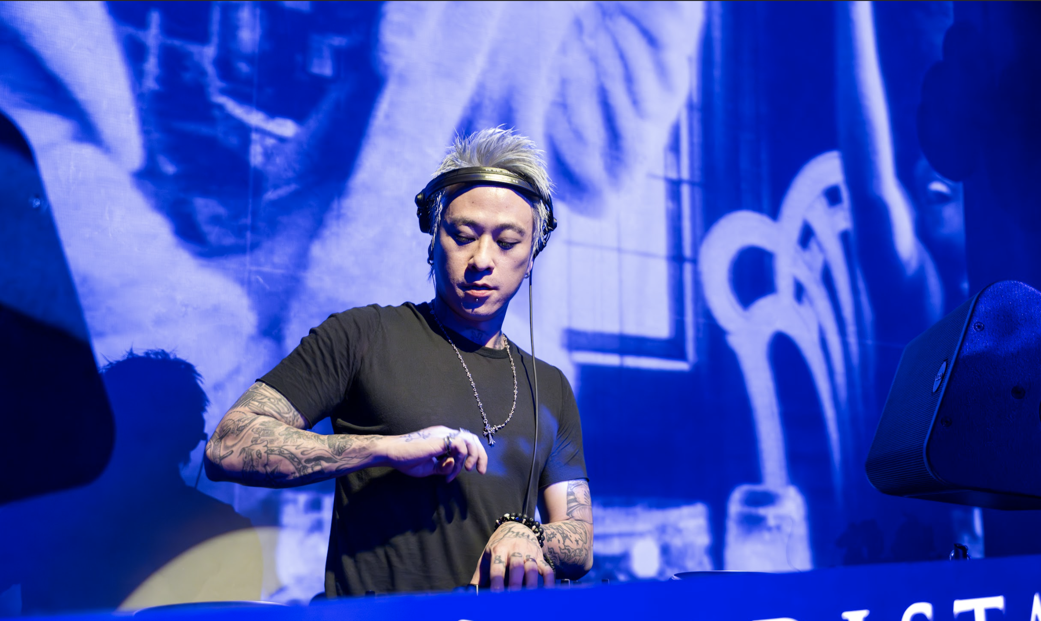 Tận hưởng khí chất nightlife ‘chuẩn châu Âu’ giữa lòng phố cổ Hà Nội