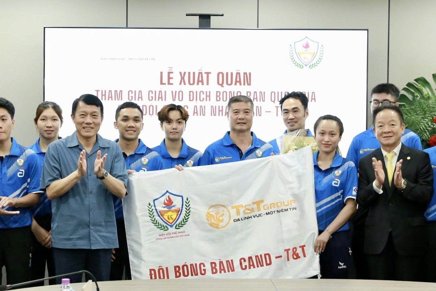 Bau Hien va cau chuyen gieo mam hy vong hinh anh