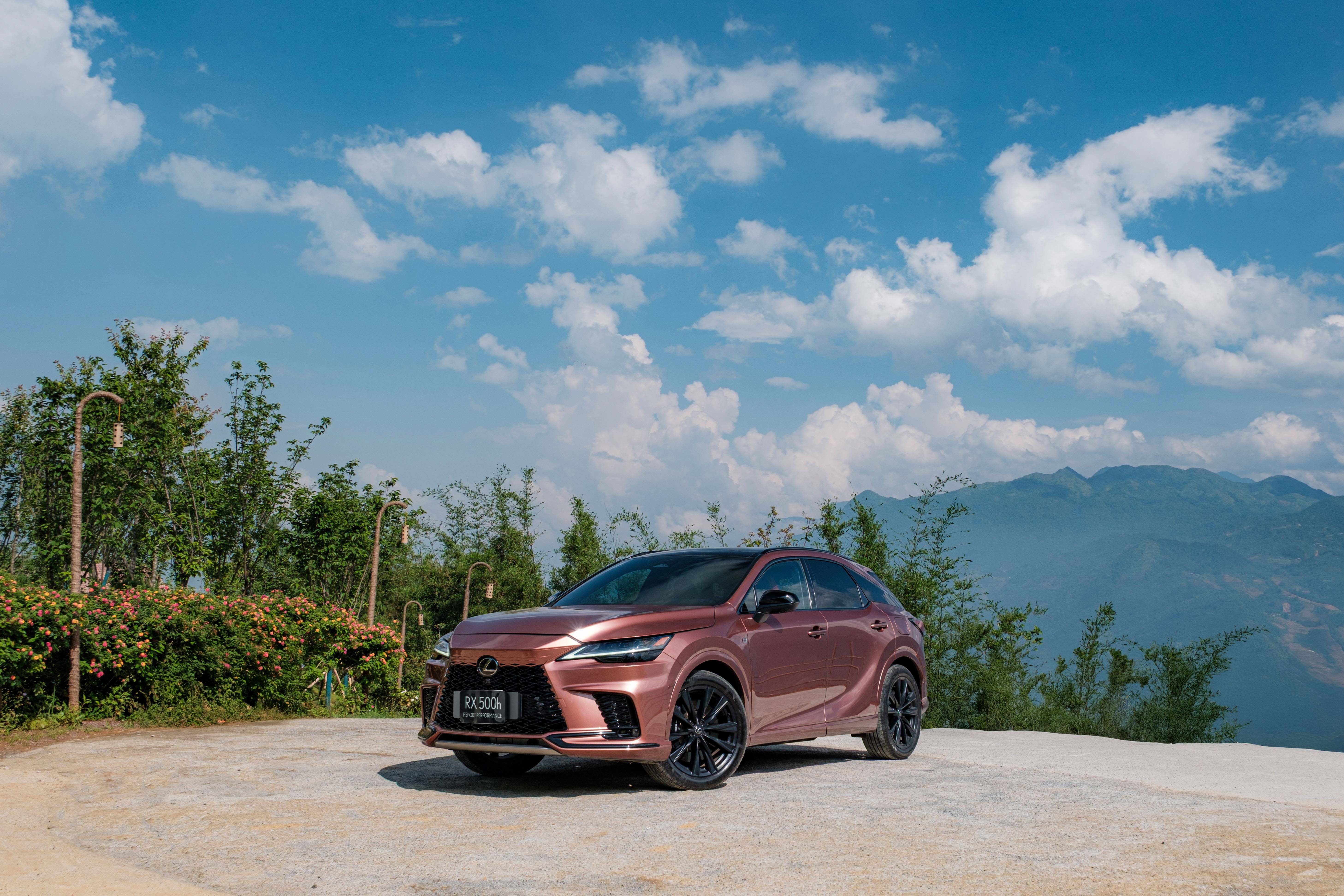 Lexus anh 14