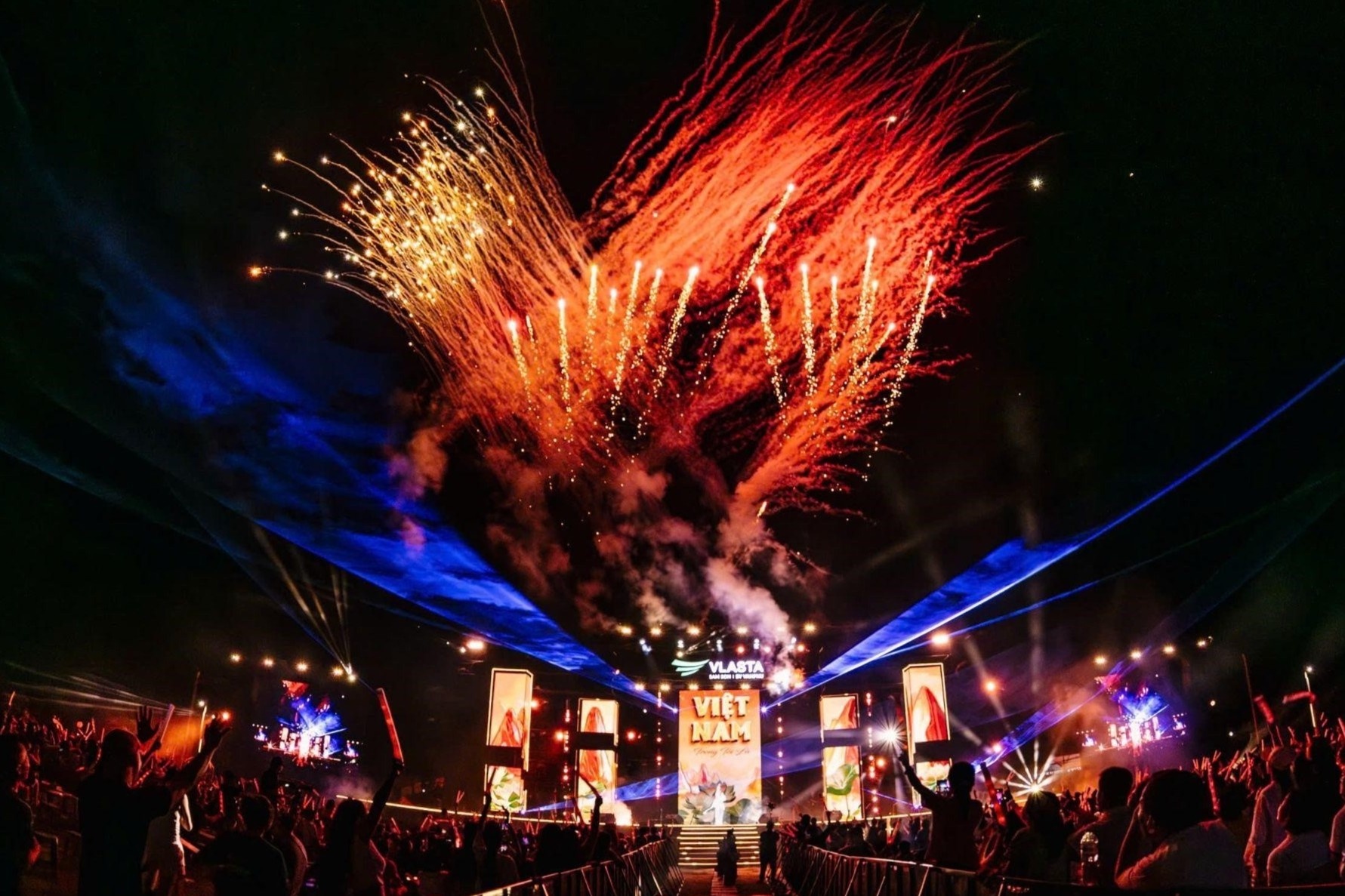 Vlasta Summer Fest 2025: Dai hoi am nhac mua he tai nam Sam Son hinh anh