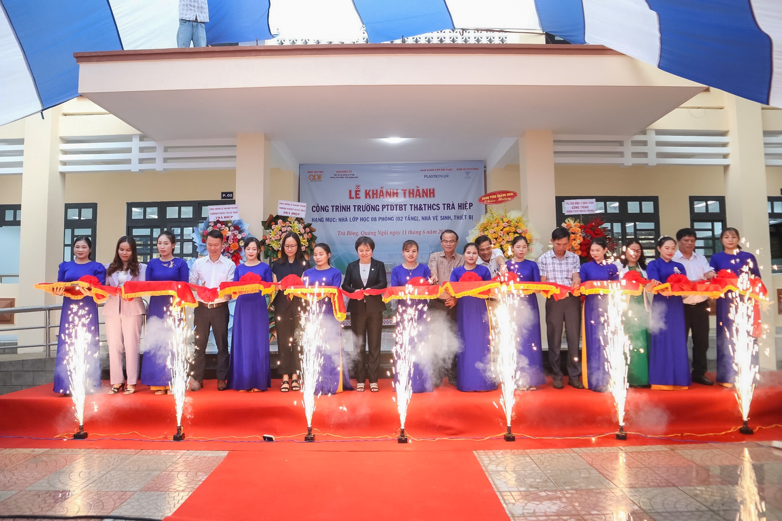Phu Nhuan PNJ anh 2