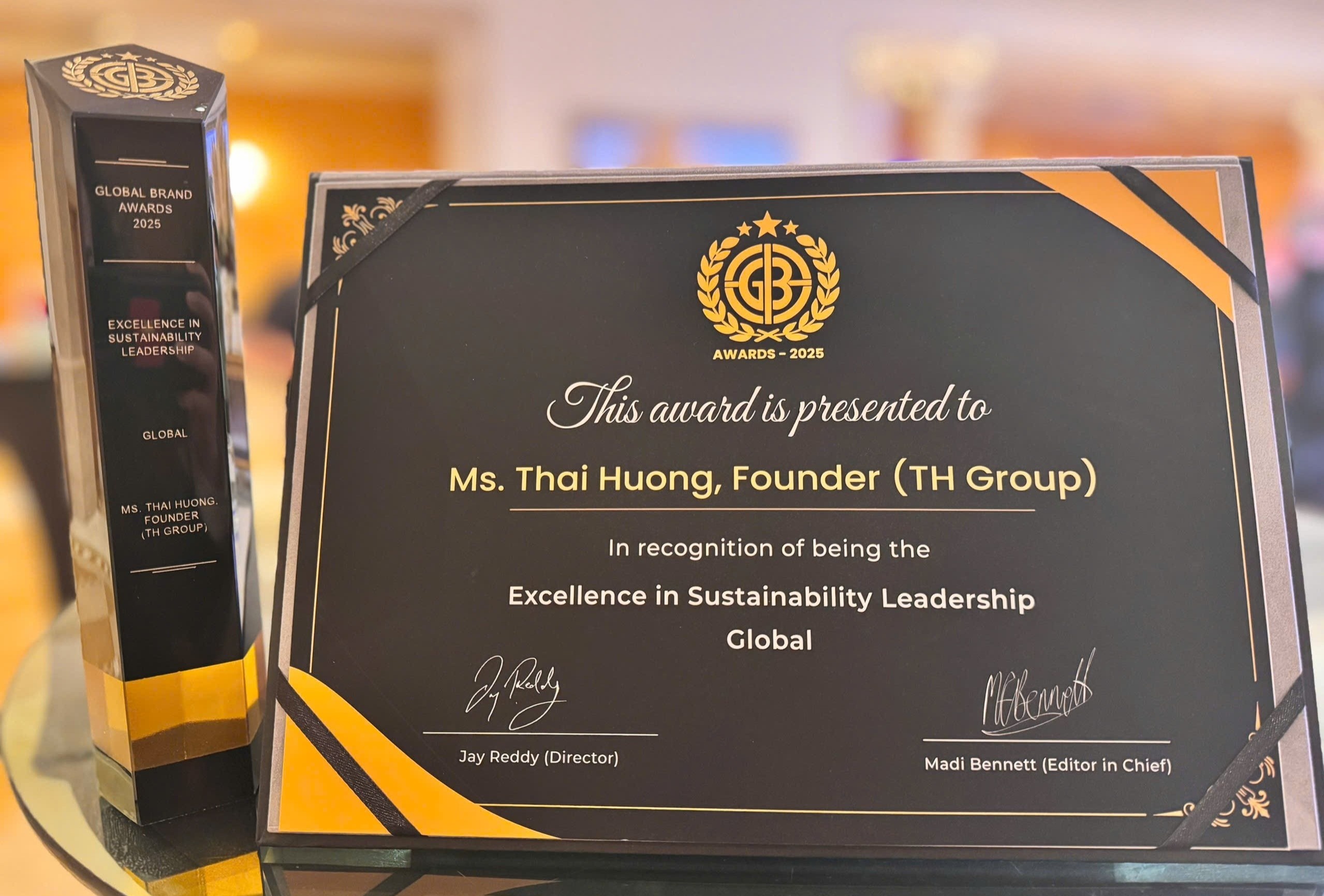 Anh hung Lao dong Thai Huong duoc vinh danh Nha lanh dao xuat sac hinh anh