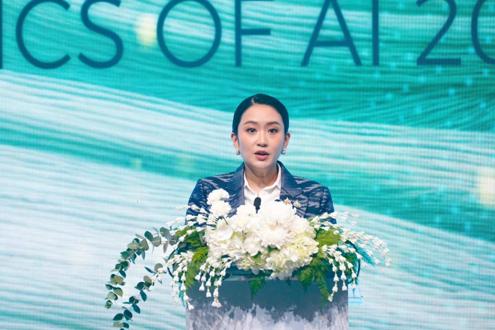 Nguyen Thi Phuong Thao anh 2