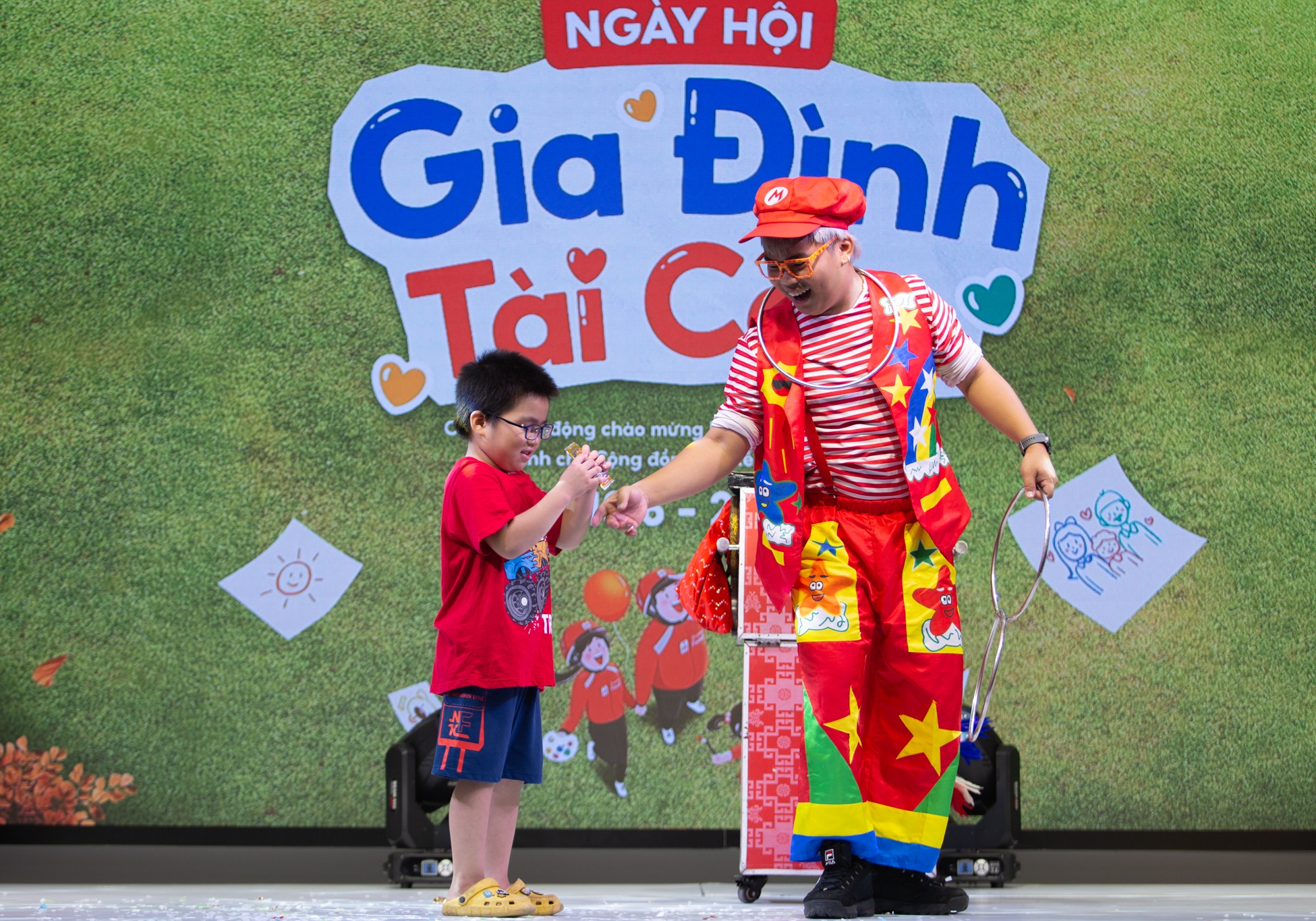 Gia Dinh Tai Cam anh 5