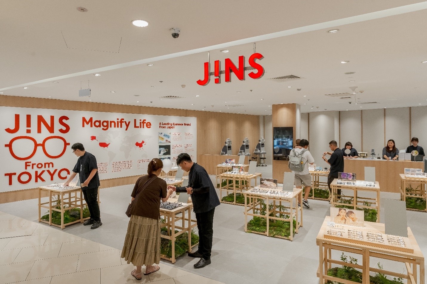 Jins khai truong cua hang pop-up tai Saigon Centre hinh anh