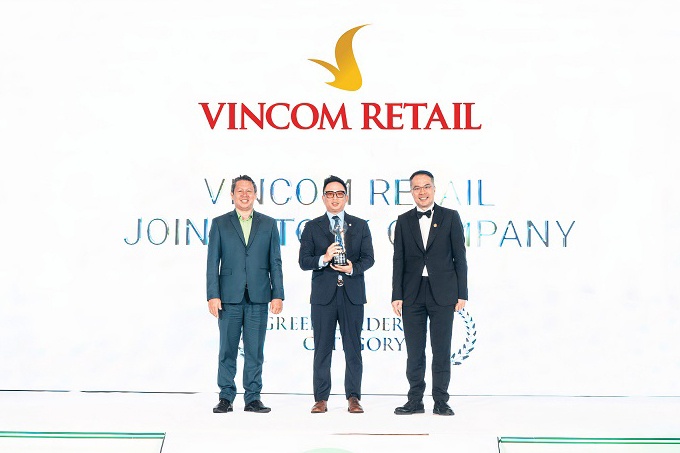 Vincom Retail duoc vinh danh top 50 cong ty niem yet tot nhat Viet Nam hinh anh