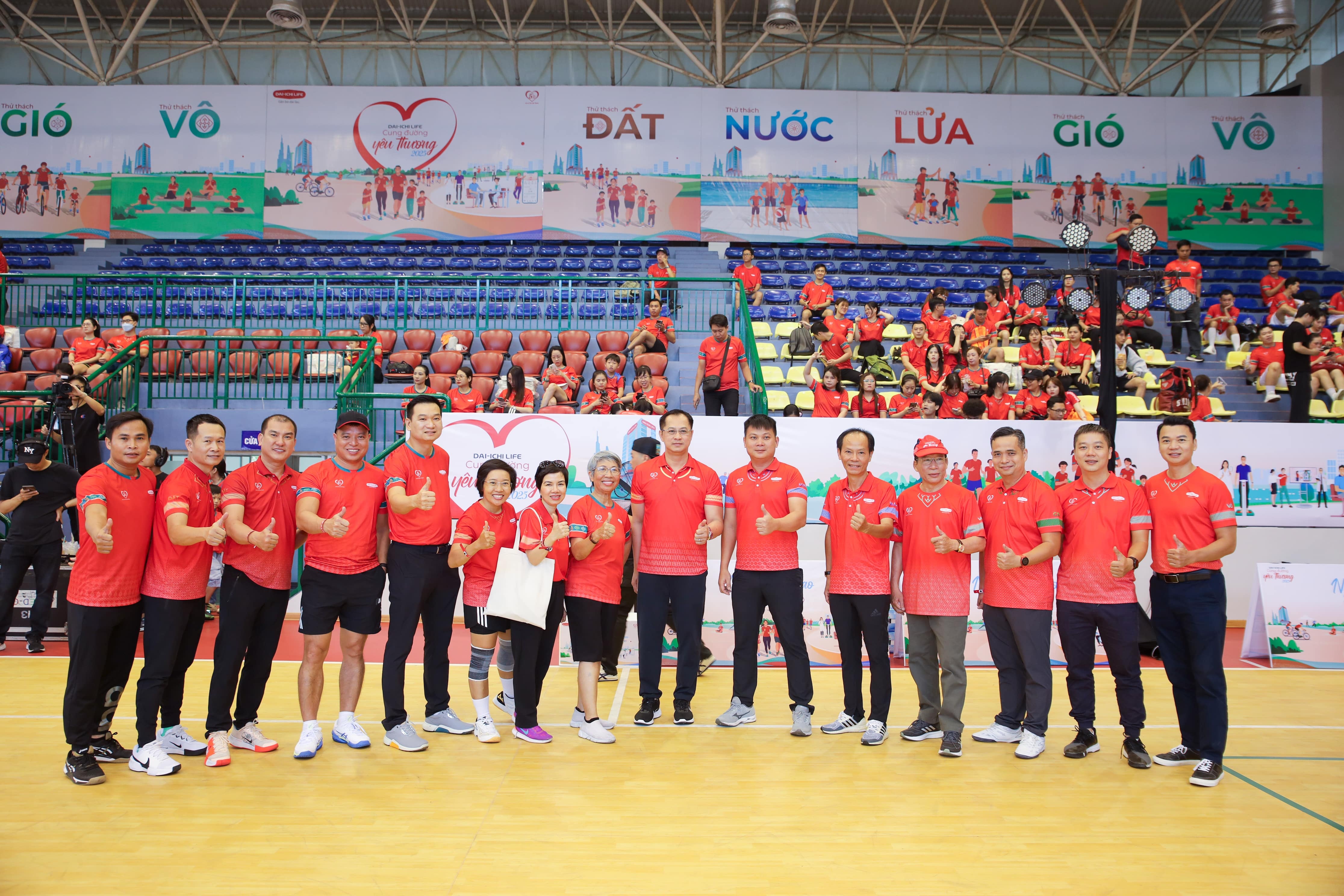 Phat dong chuong trinh 'Dai-ichi Life - Cung duong yeu thuong 2025' hinh anh