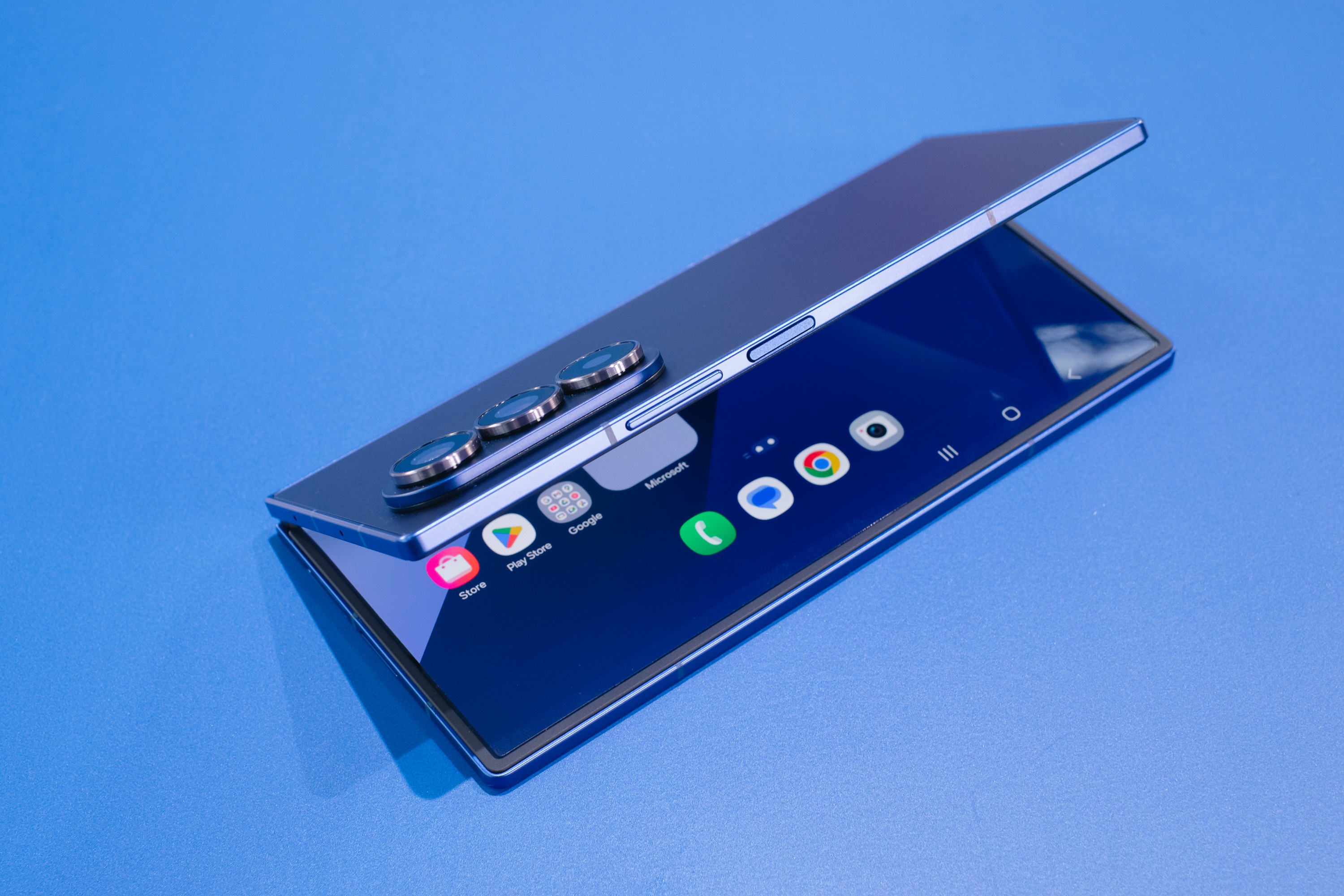 Samsung Galaxy Z Series anh 2