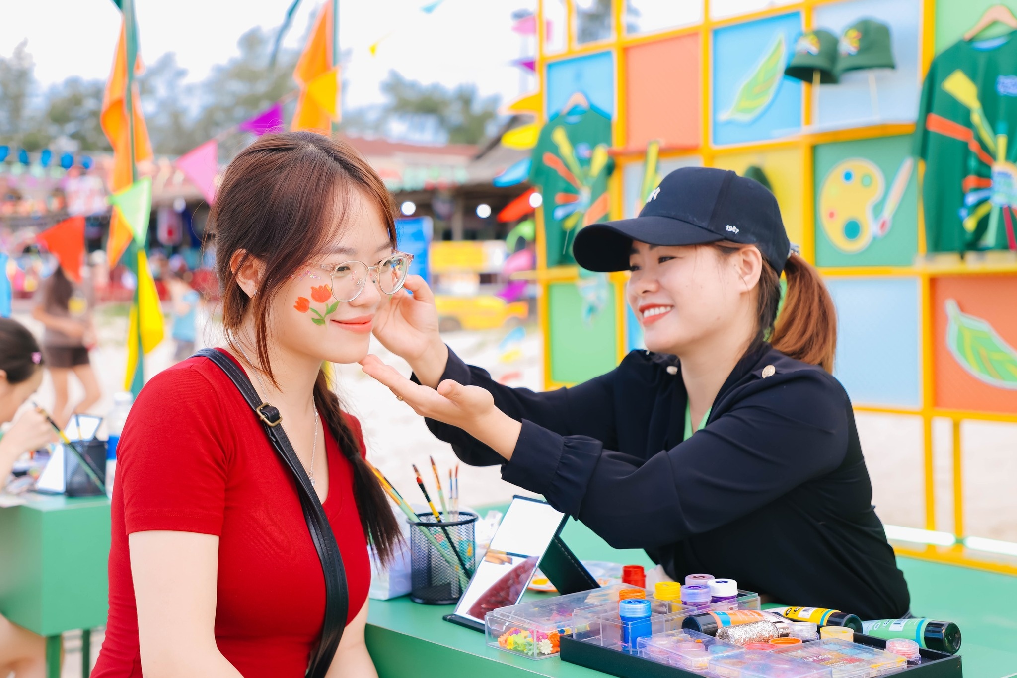Nguoi dan mien Trung xua tan cai nong cung Huda ‘do he het minh’ hinh anh