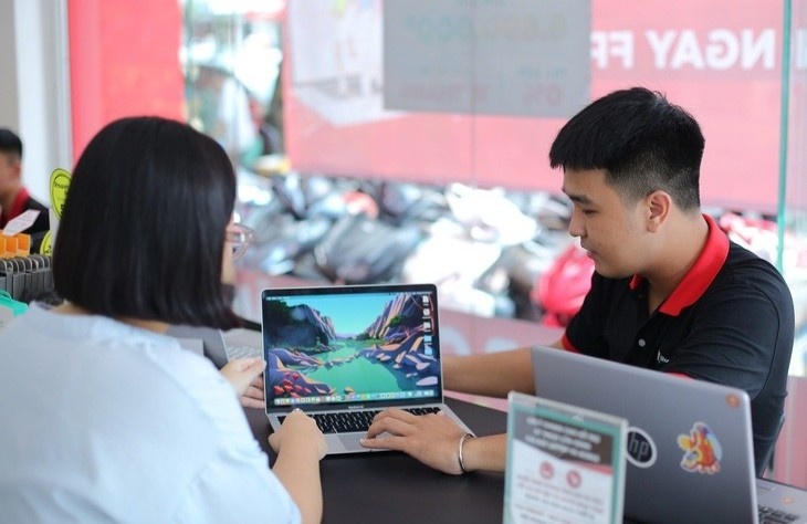 Tan sinh vien nhan uu dai toi 8 trieu dong tai FPT Shop hinh anh