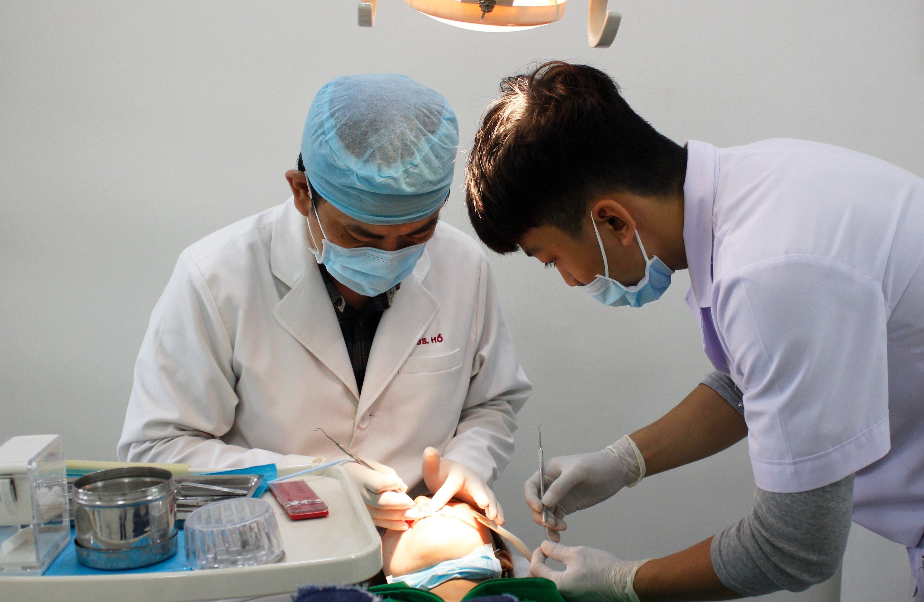 Cham soc rang mieng voi chuyen gia tai Nha khoa Cao Thang hinh anh