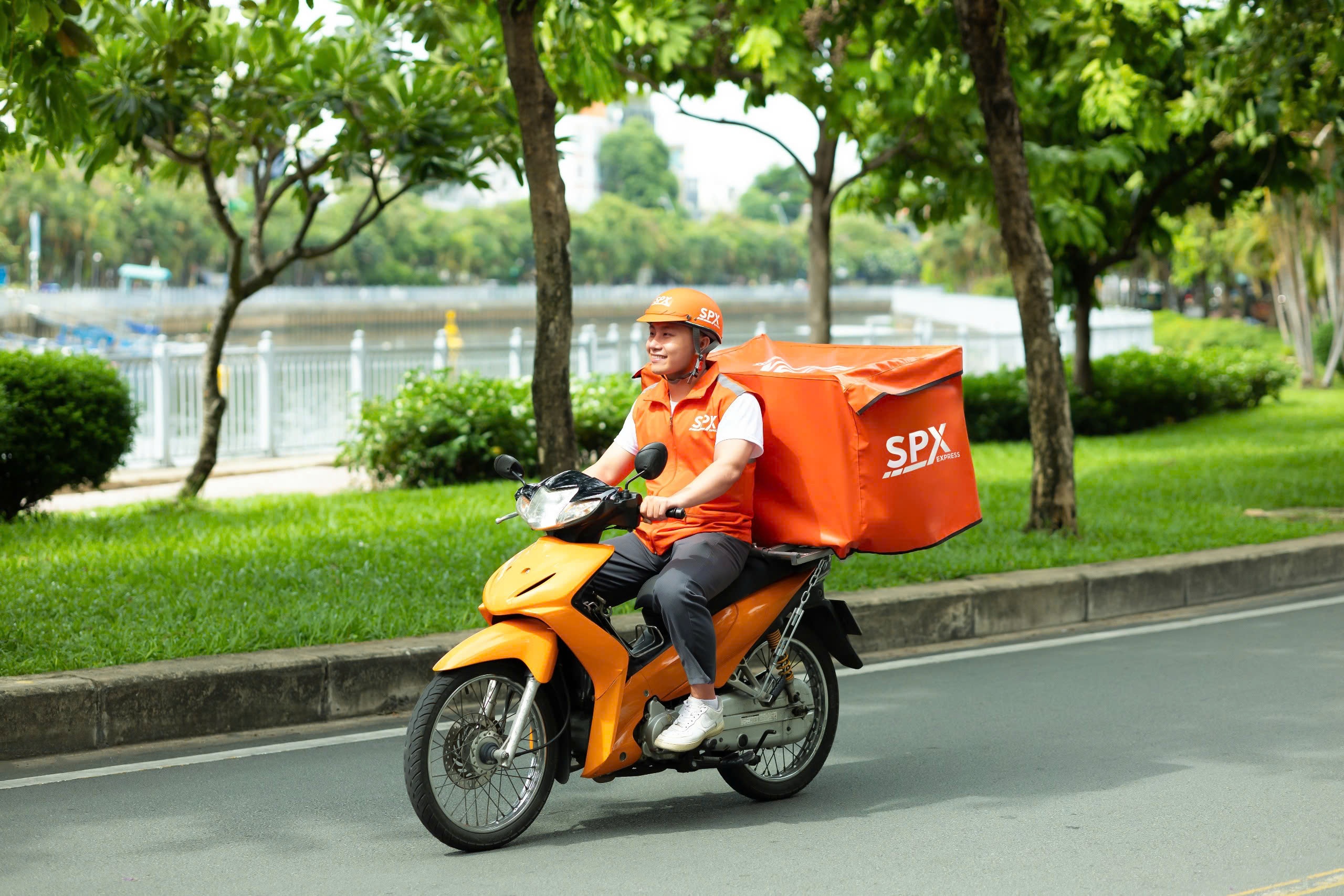 Tai xe Shopee anh 1
