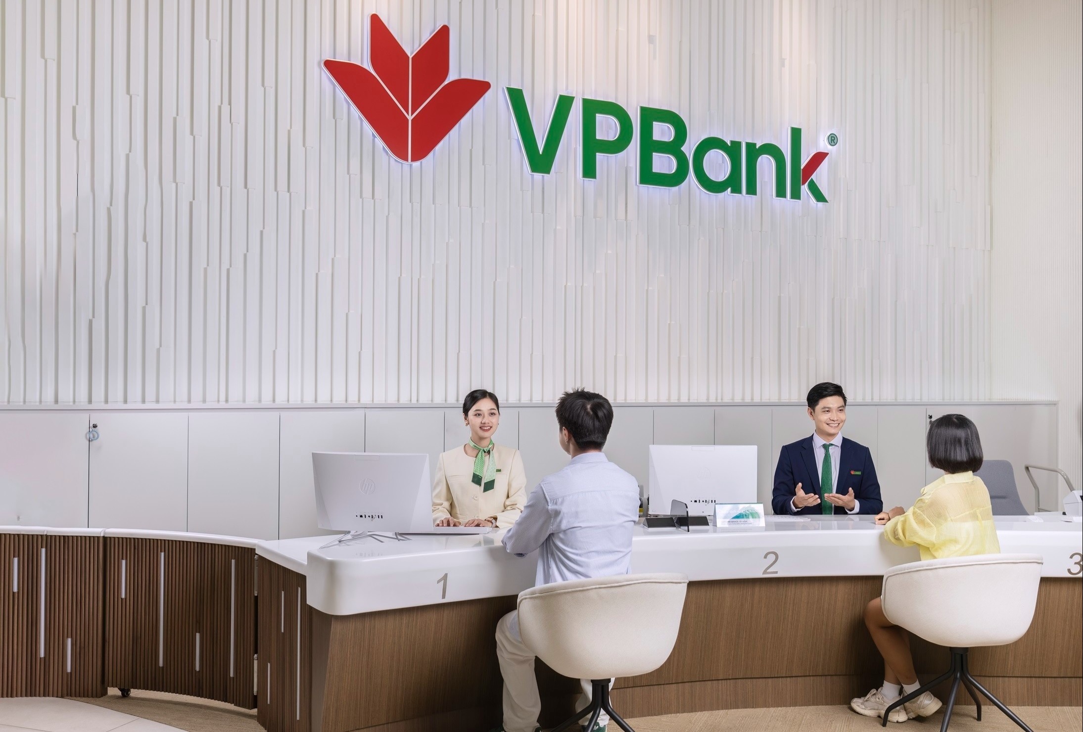 VPBank tang truong toan dien, tong tai san vuot 1,1 trieu ty dong hinh anh