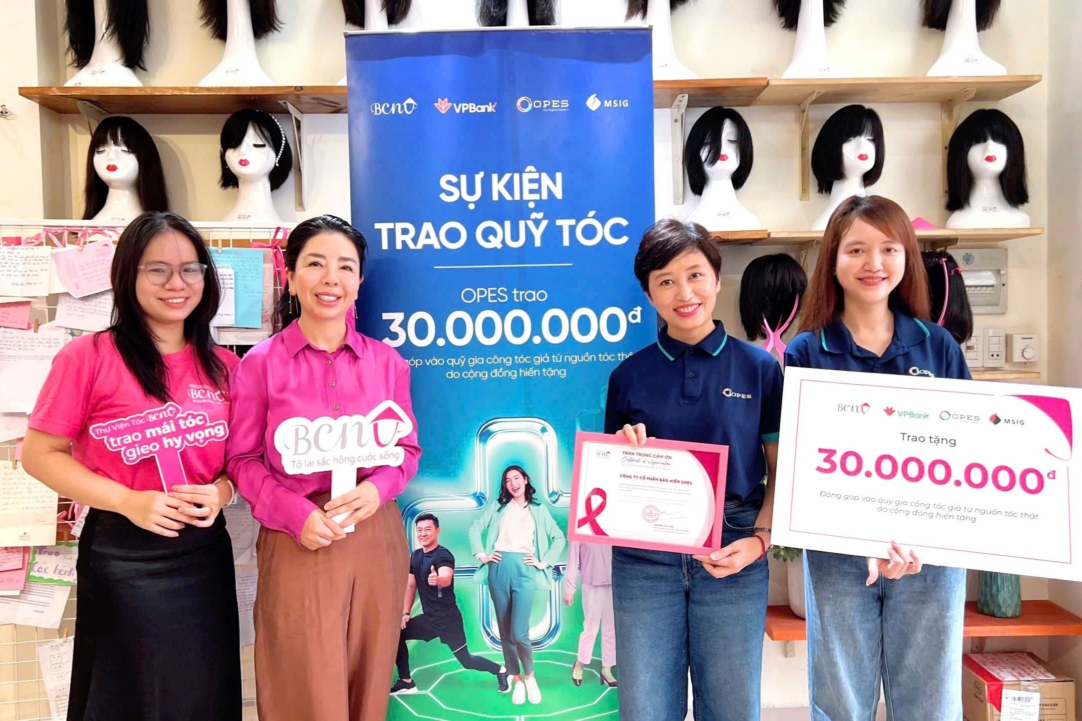 OPES cung VPBank va MSIG trao yeu thuong den cac 'chien binh K' hinh anh