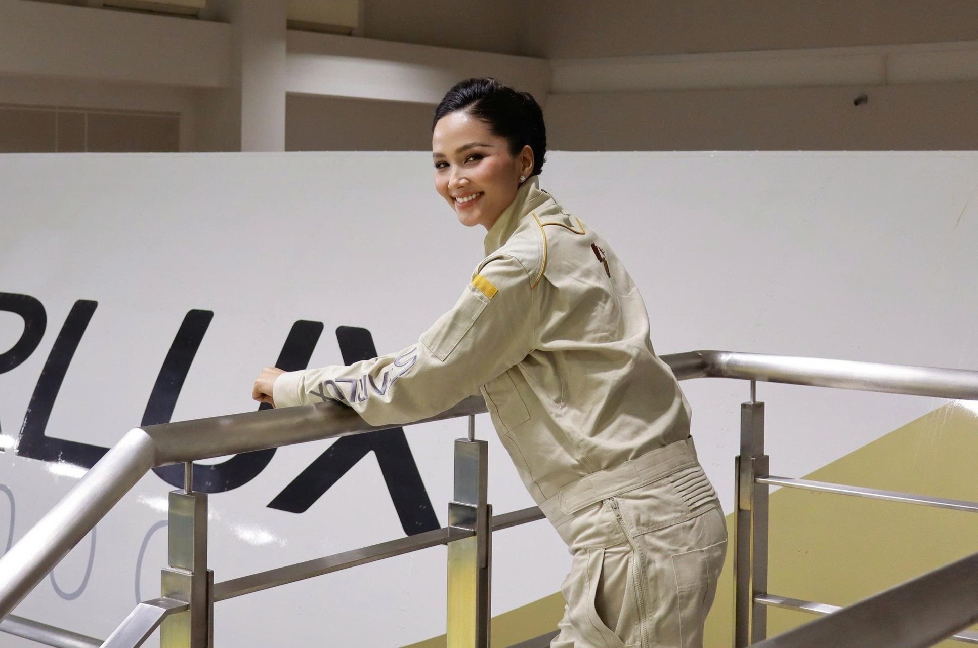 Hoa hau H’Hen Nie tro thanh dai su thuong hieu STARLUX Airlines hinh anh