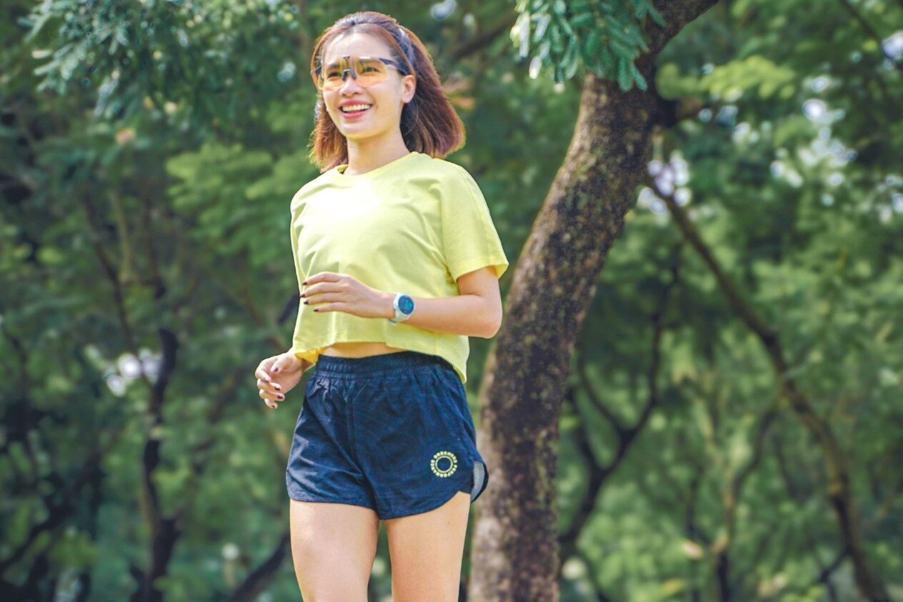 Dong ho Garmin anh 1