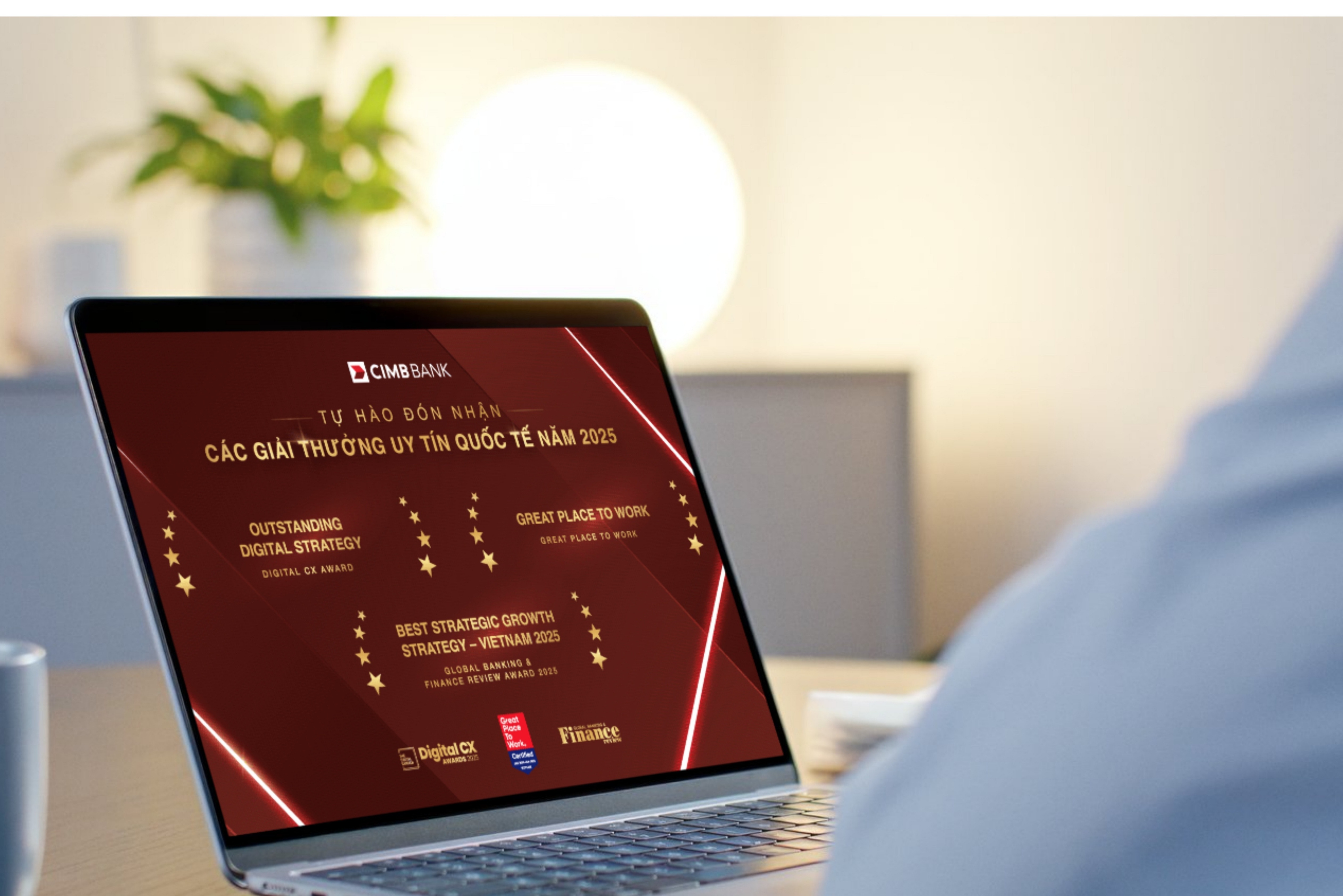 CIMB Viet Nam khang dinh vi the tien phong voi giai thuong quoc te hinh anh