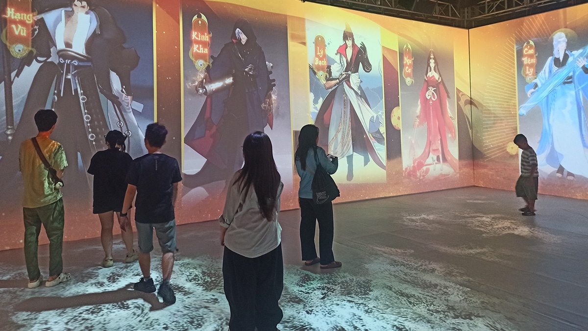 Trien lam Vong Xuyen Phong Hoa Luc gay an tuong tai TP.HCM hinh anh