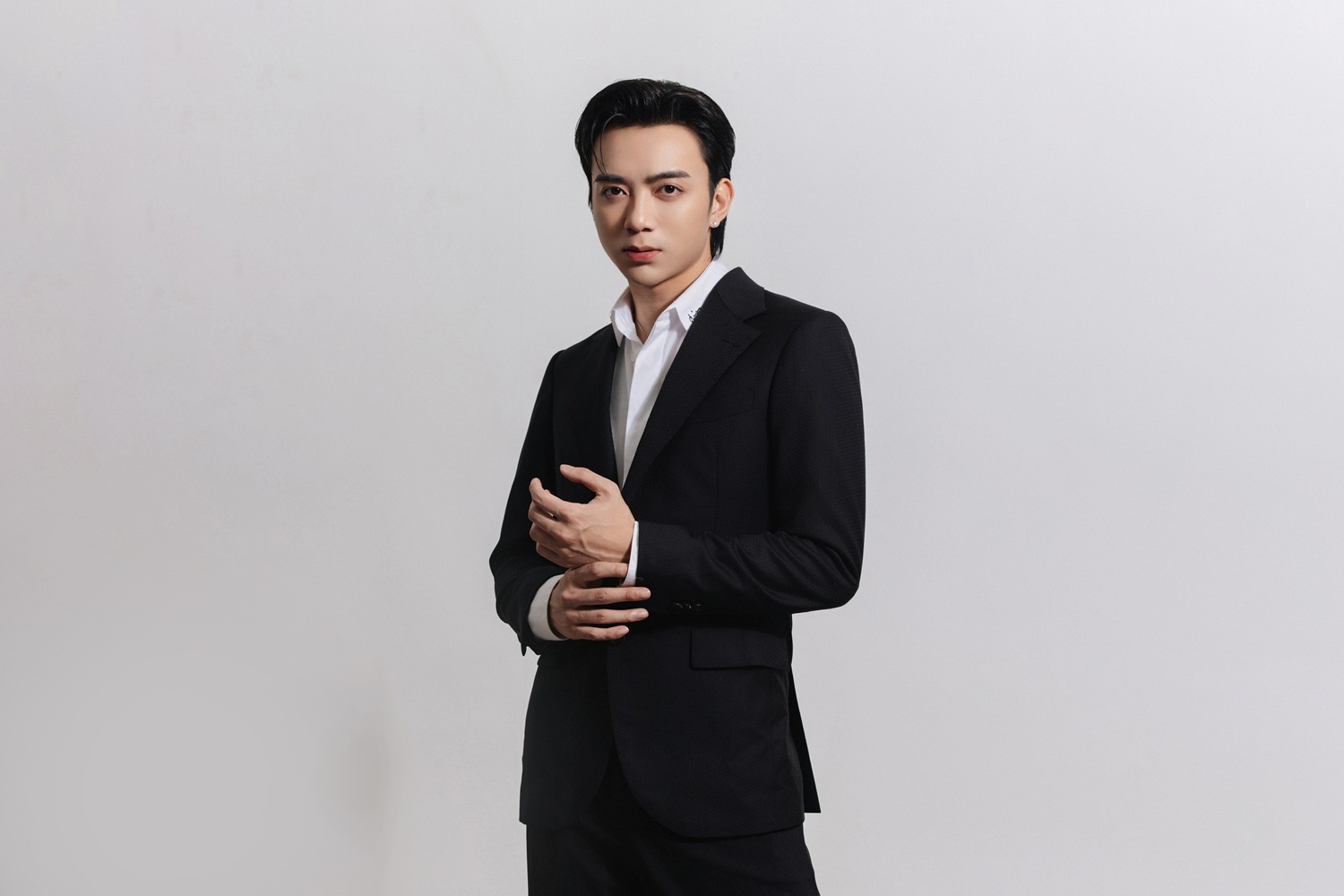 SOOBIN va Hoa Minzy thang hoa tren san khau 8Wonder 2025 hinh anh