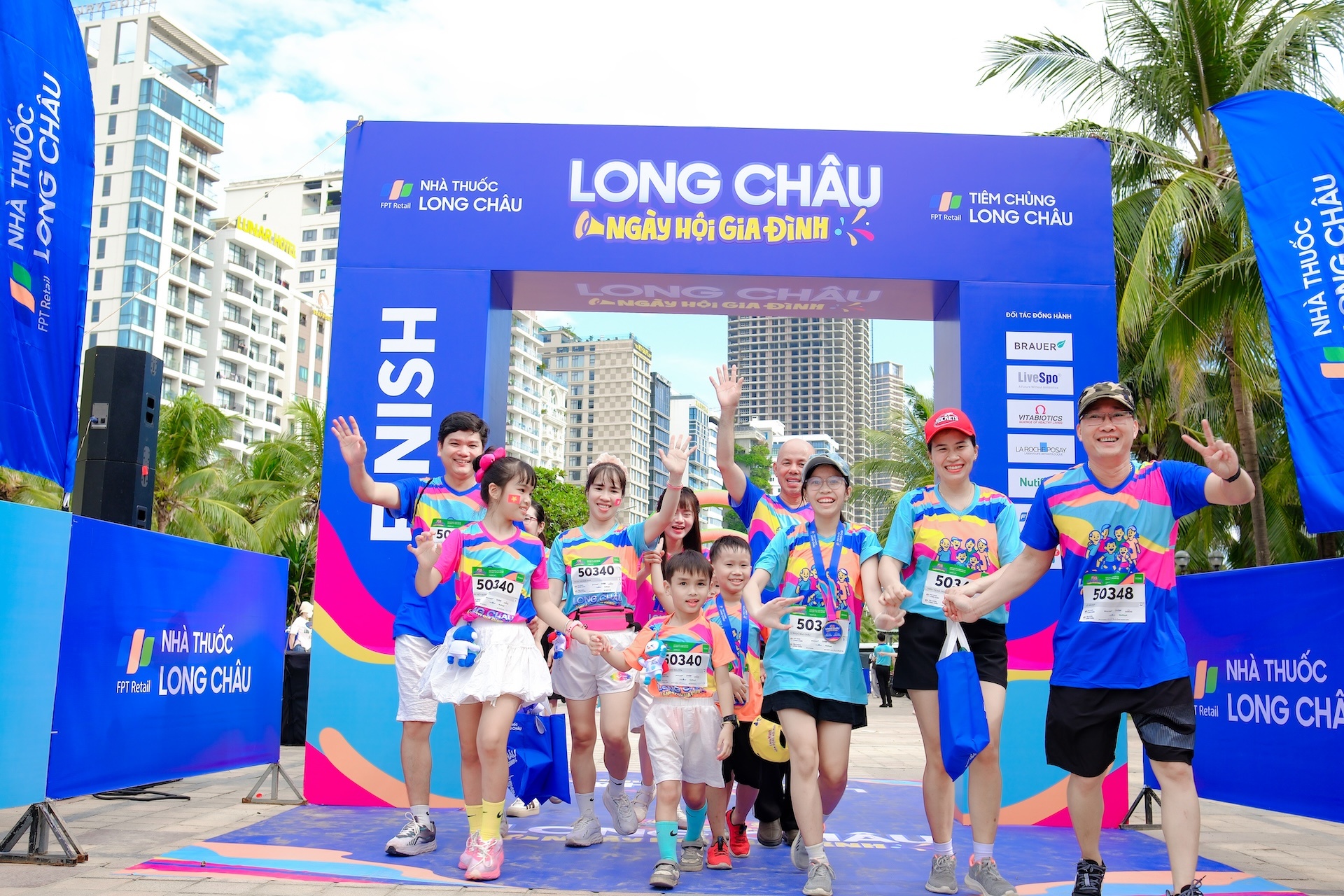 Hon 1.500 nguoi tham gia Ngay hoi Gia dinh do Long Chau to chuc hinh anh