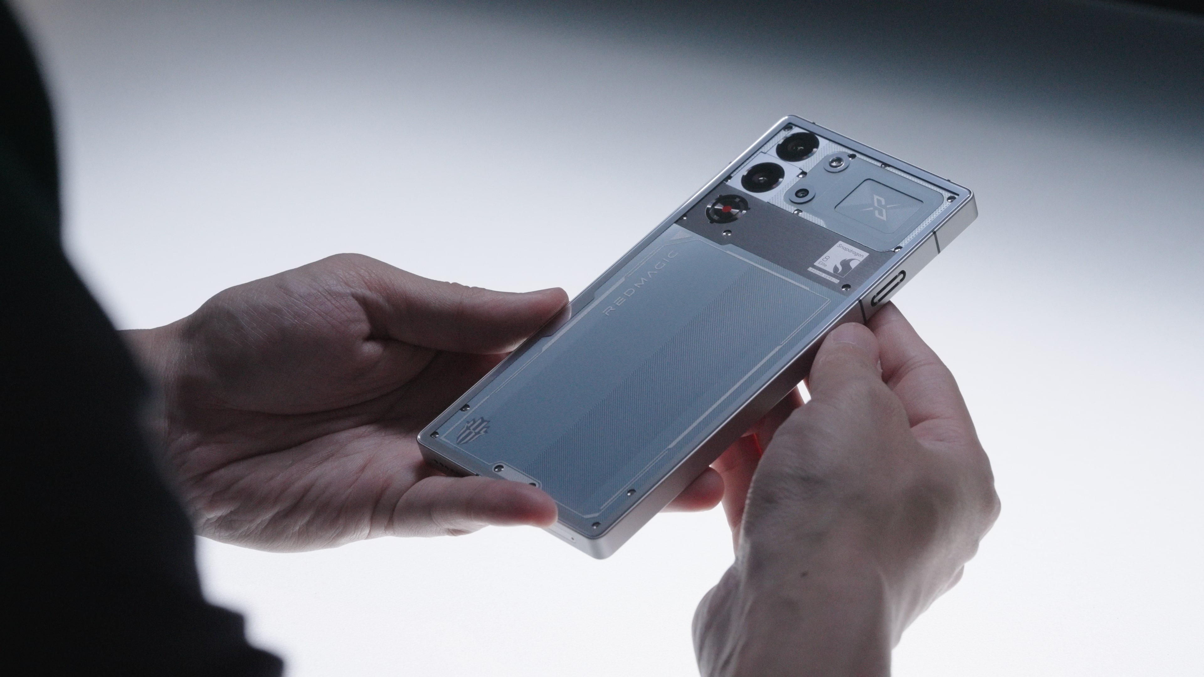 Gaming phone anh 2