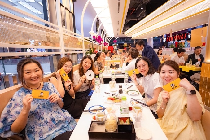 Genki Sushi hut khach voi mo hinh 'tau cao toc' Kousoku doc dao hinh anh