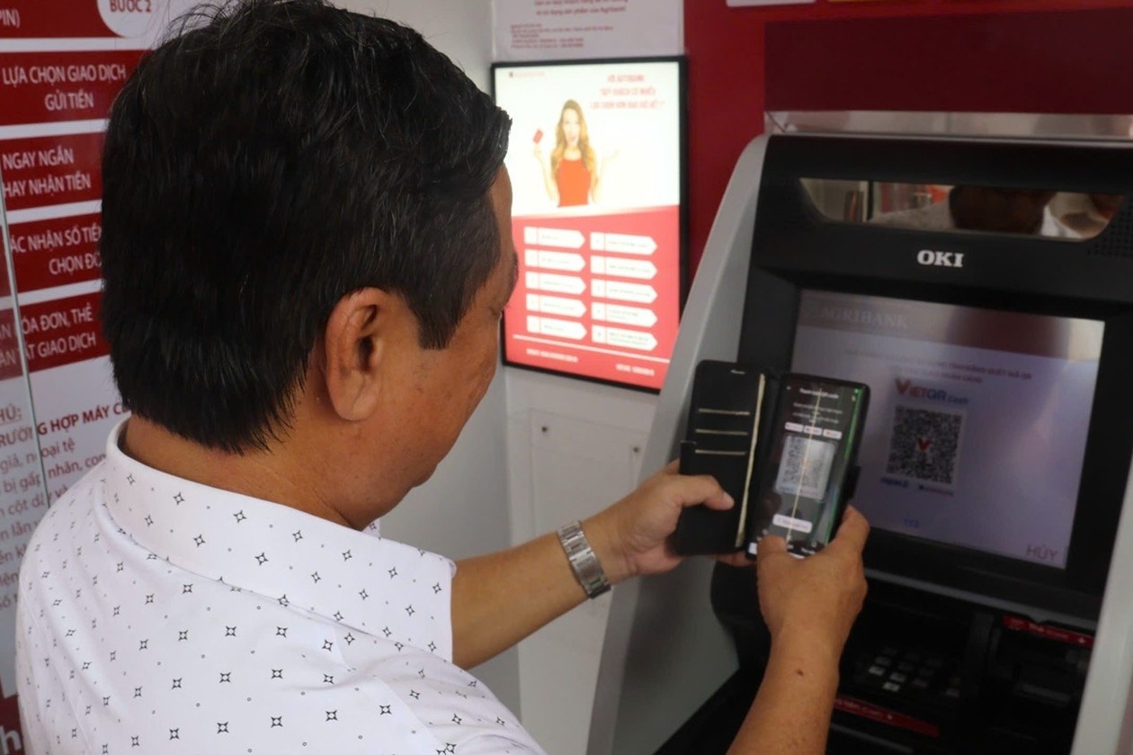 Agribank mang dich vu ngan hang hien dai den xa dao Thanh An hinh anh