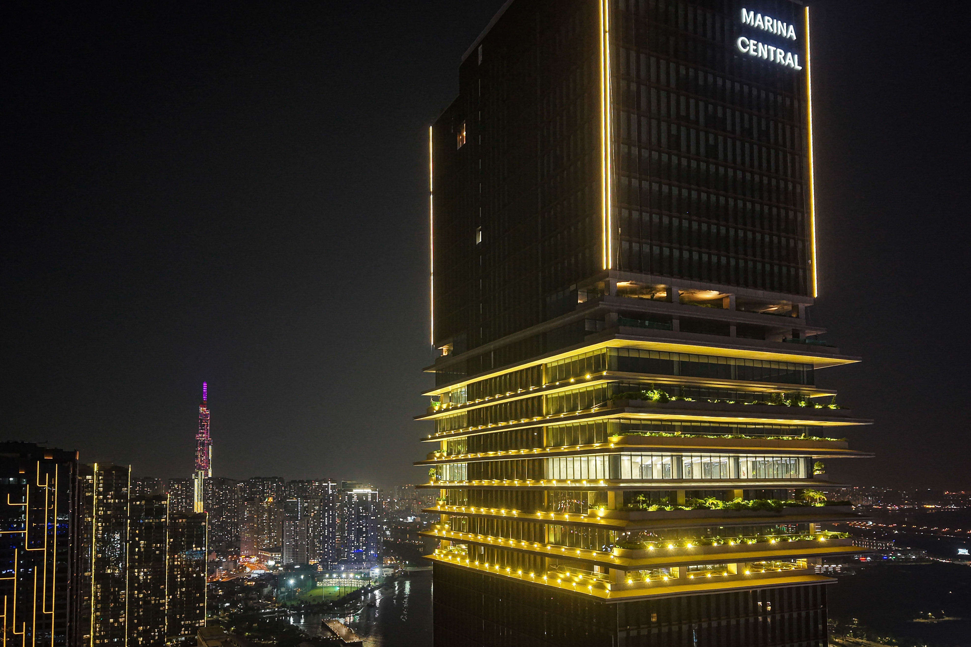 Cuoc dua xay nha choc troi o Viet Nam chua dung lai hinh anh