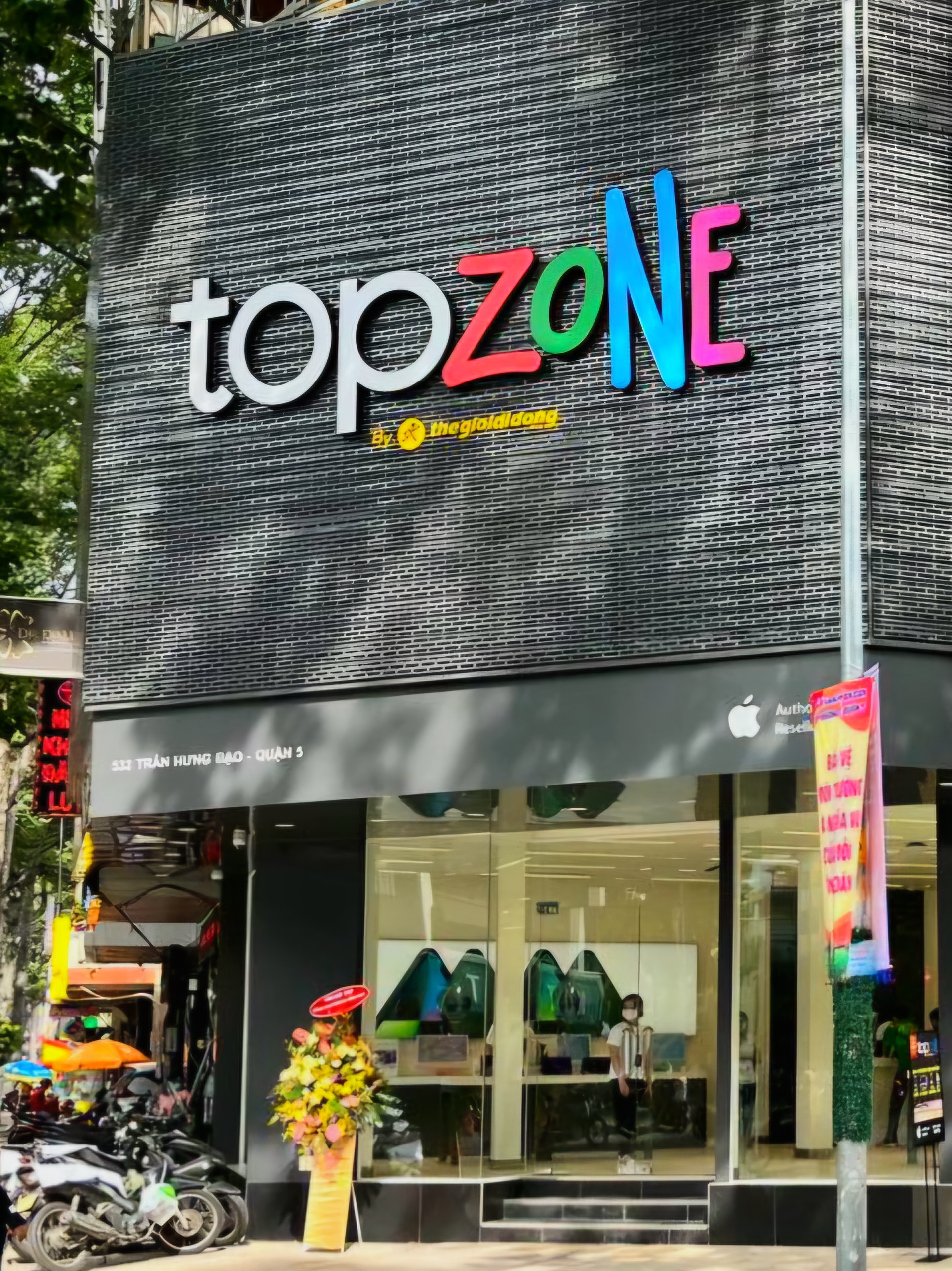 TopZone anh 1