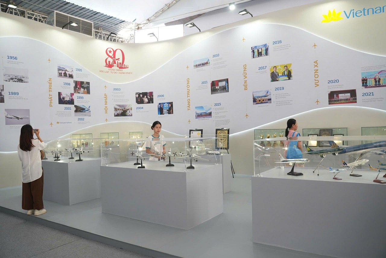 Vietnam Airlines anh 10