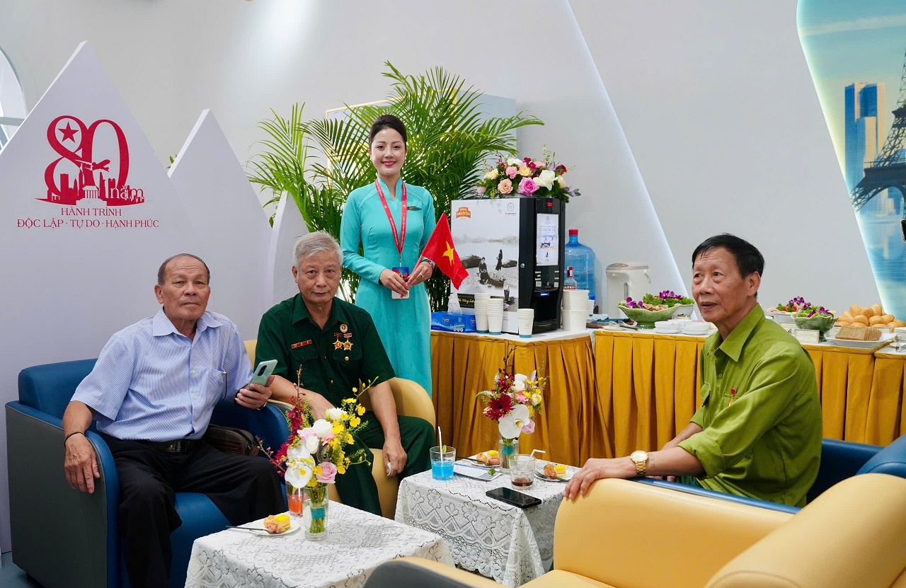 Vietnam Airlines anh 4