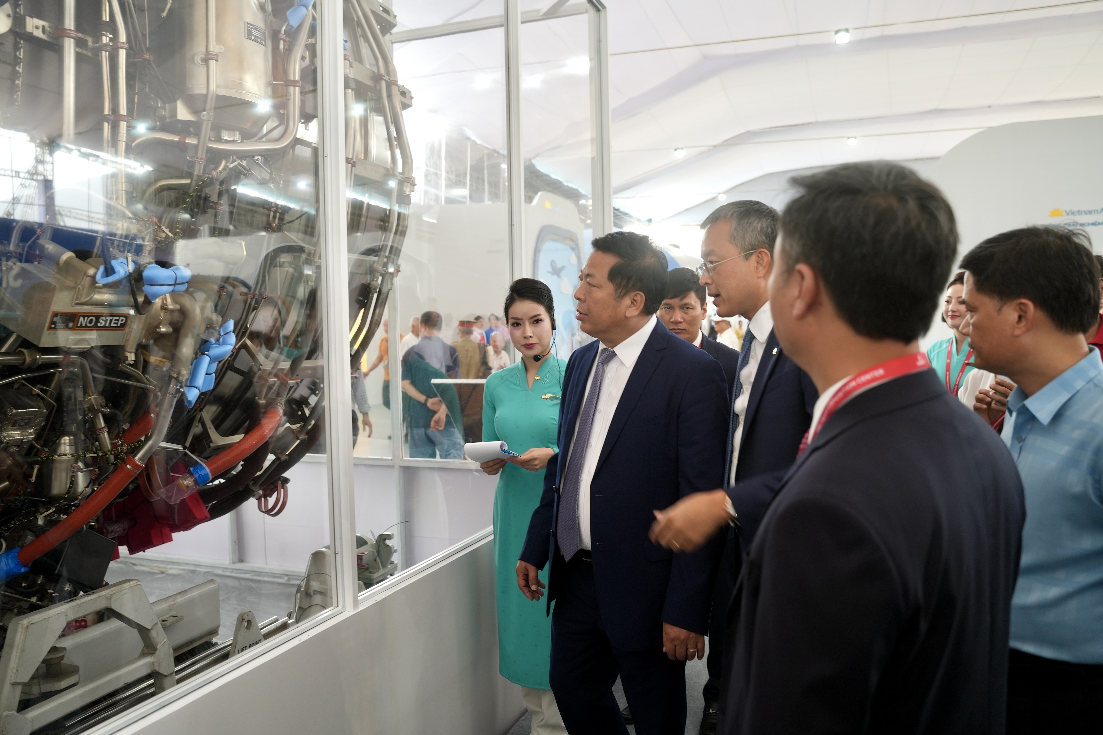 Vietnam Airlines anh 6