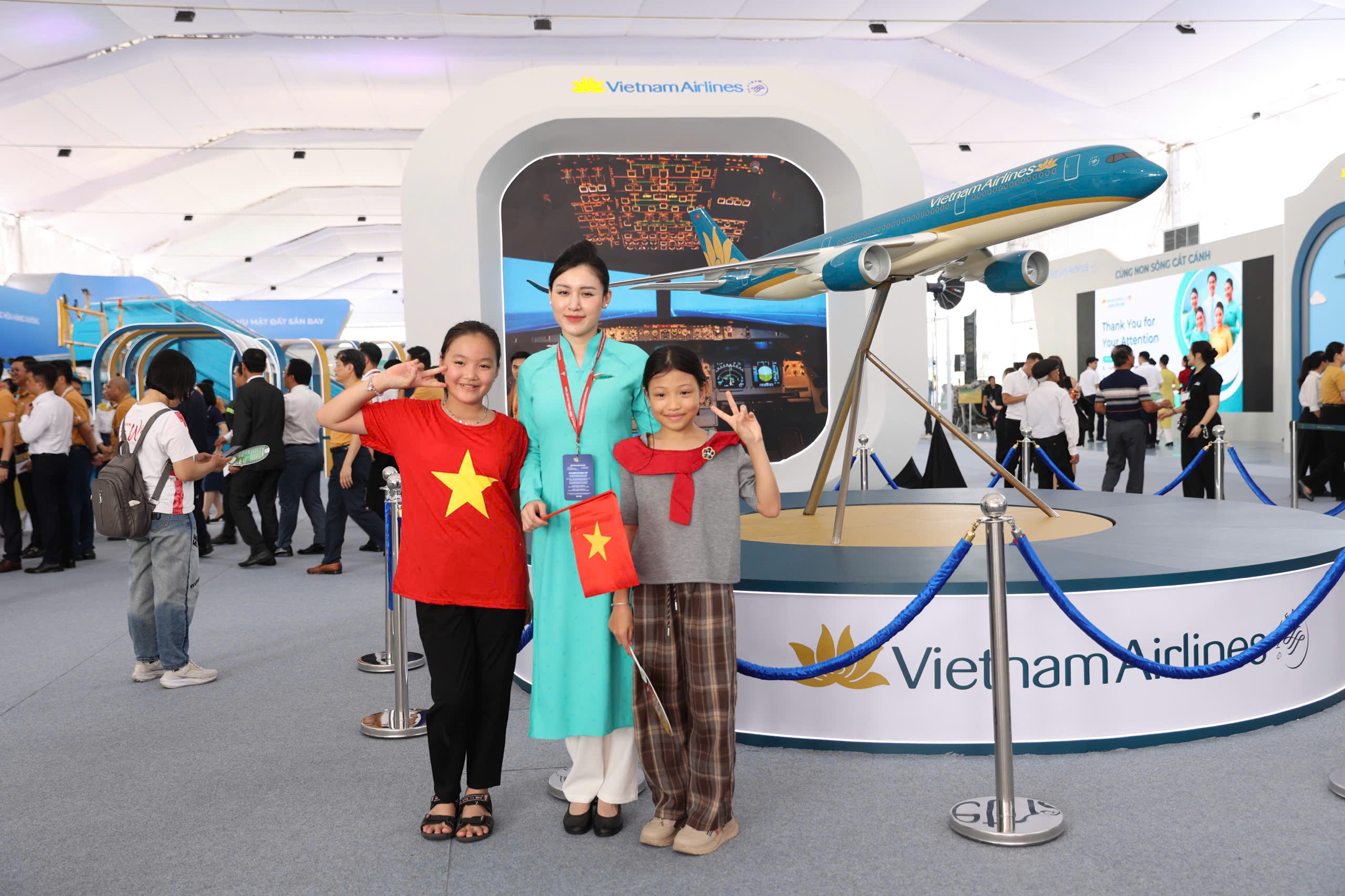 Vietnam Airlines anh 7