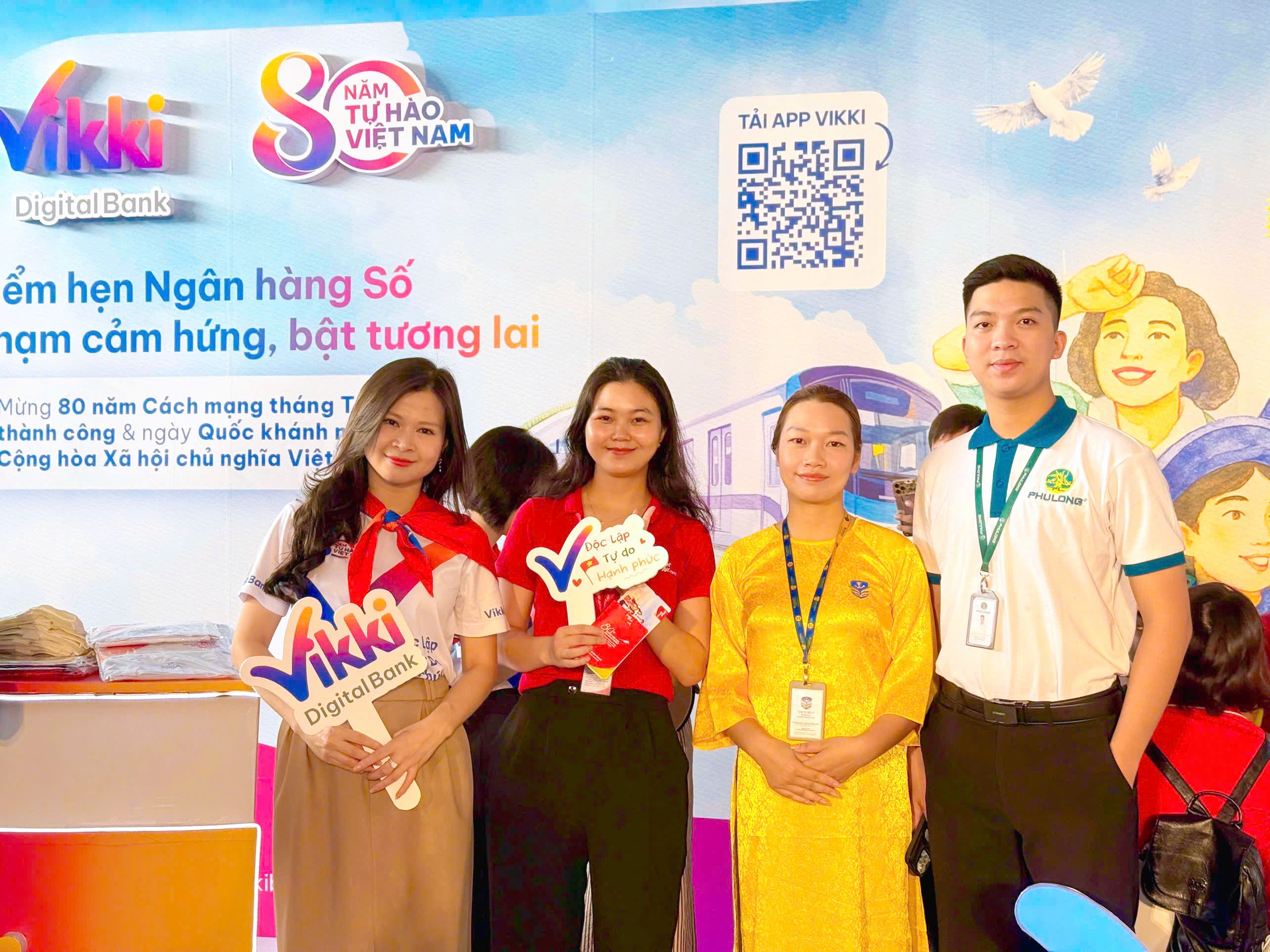 Vikki Bank anh 1