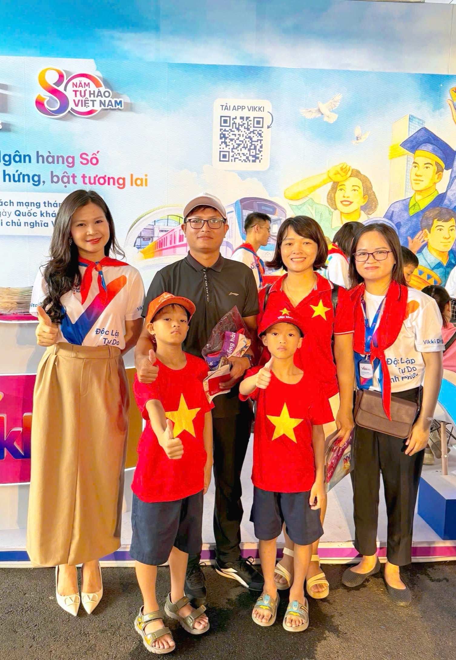 Vikki Bank anh 2