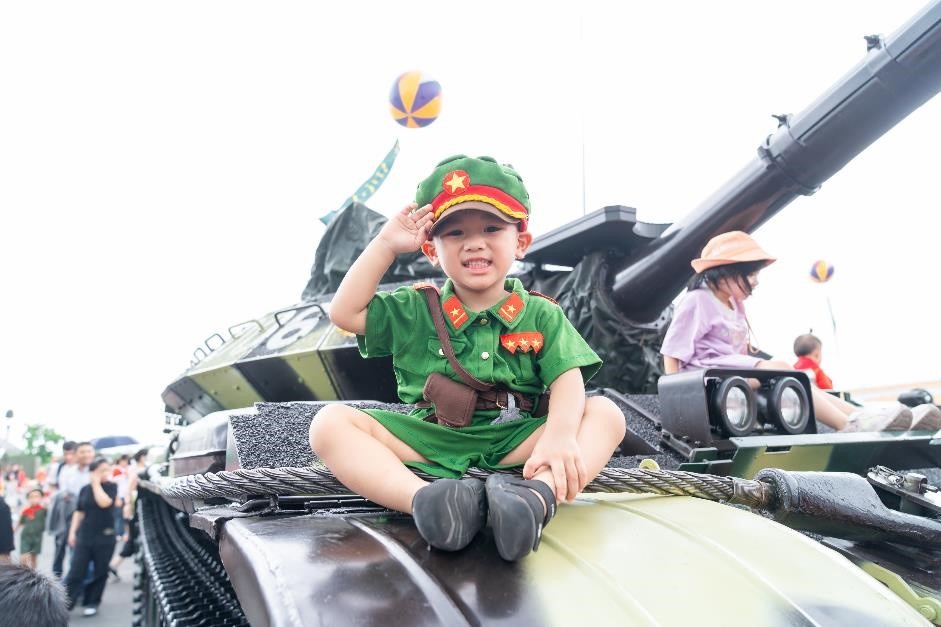 Trien lam A80 anh 12