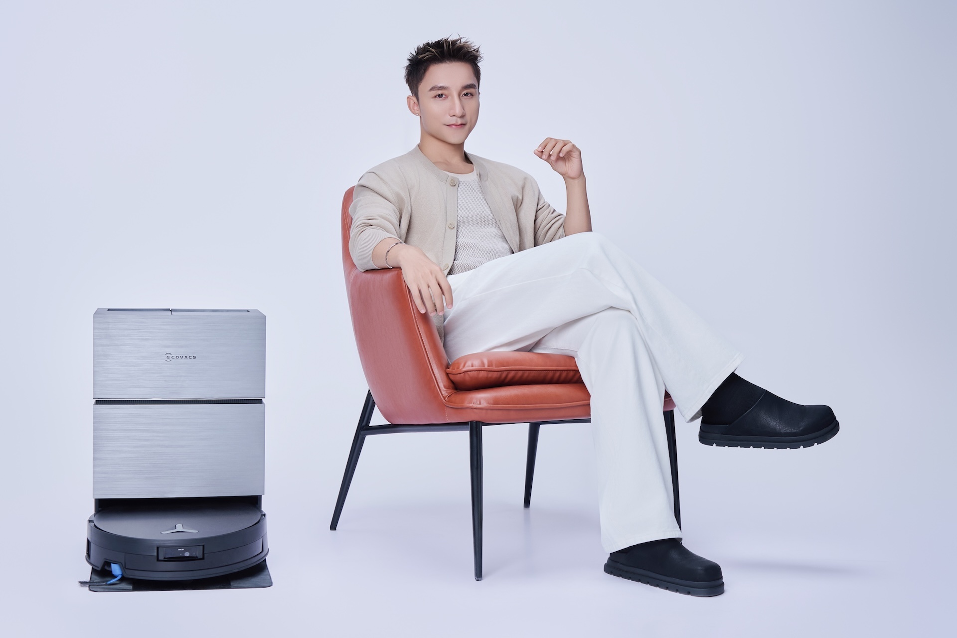 Ecovacs,  Son Tung M-TP anh 3