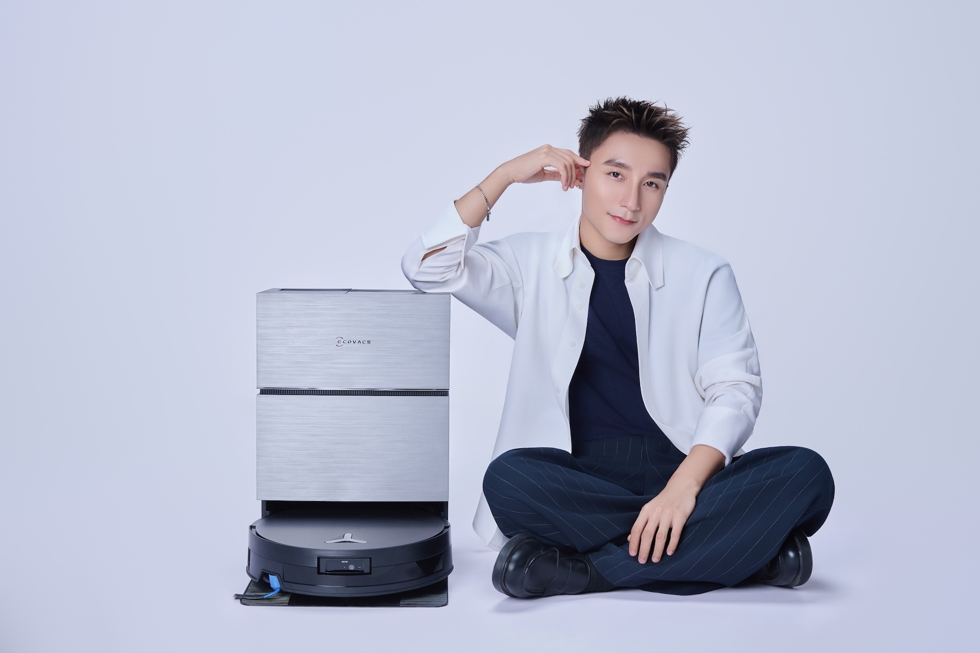 Ecovacs,  Son Tung M-TP anh 1